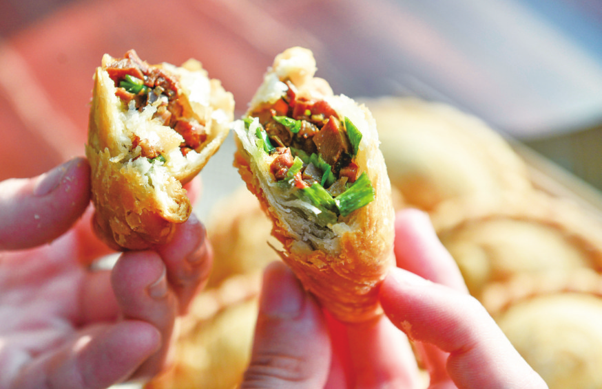 平潭美食丨鸳鸯双味酥：新颖的花式，填补味蕾的幸福感