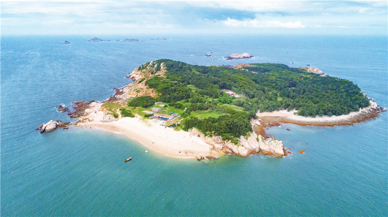 平潭有座“桃花岛” 探寻大嵩岛：览碧波万顷，登高观石碑