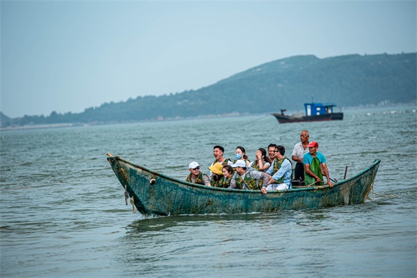 平潭亮相纽约时代广场路透大屏 传递蓝色希望与美好治愈