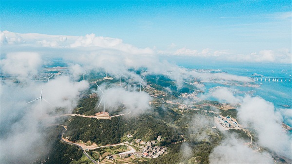 平潭亮相纽约时代广场路透大屏 传递蓝色希望与美好治愈